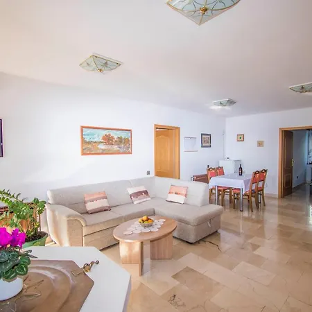 Apartments Grand & Plav In Krk Krk Town Zewnętrze zdjęcie