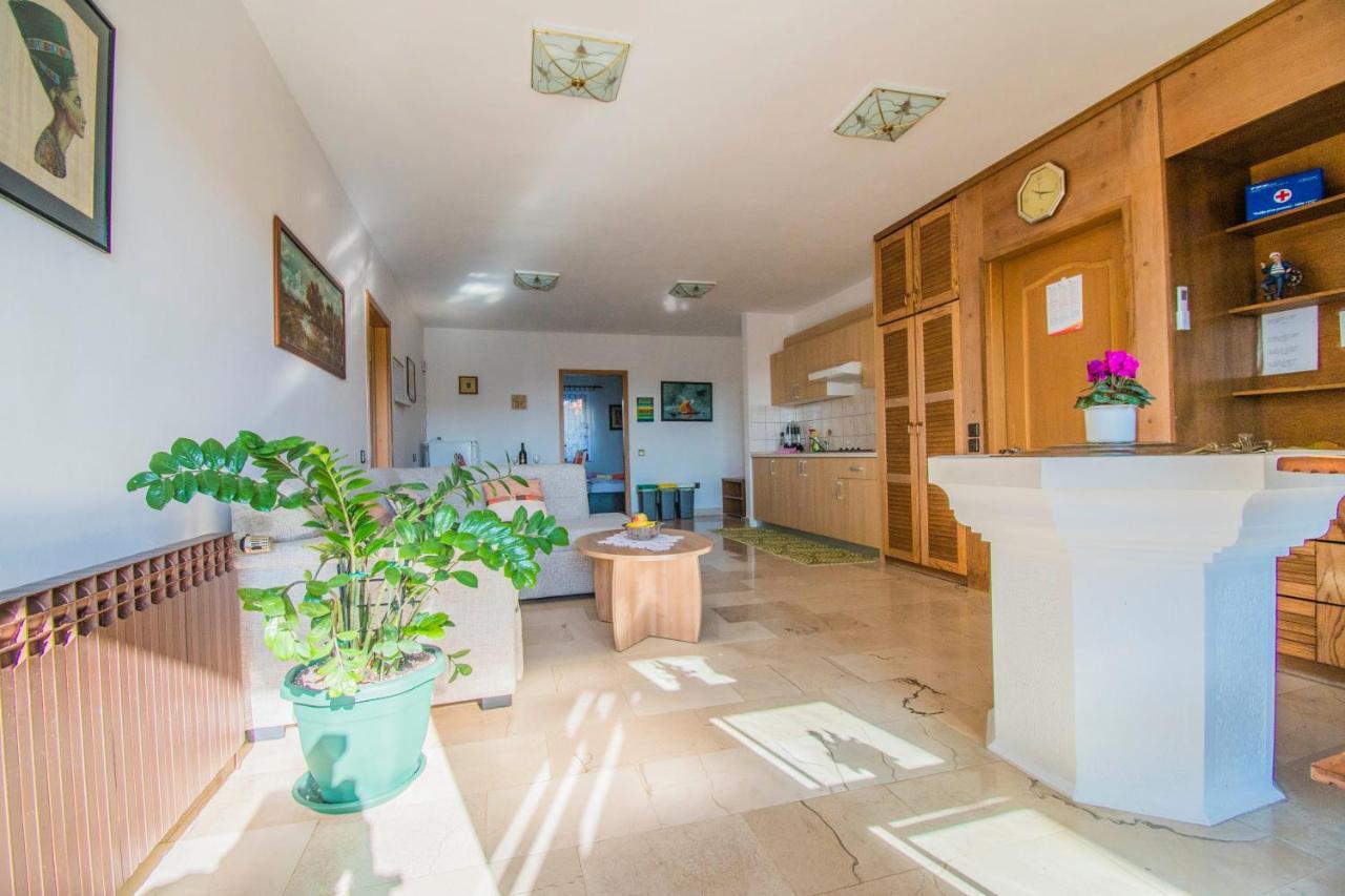 Grand & Plav In Krk Apartment